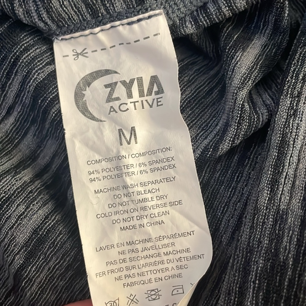 Zyia Charcoal Split Back Long Sleeve T sz M - Picture 5 of 5